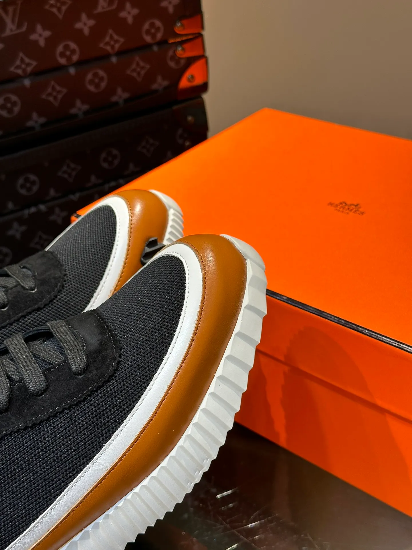 Men's shoes 💰p420 "hermes*" new men's casual sports shoes, the upper is made of cowhide leather and high-end mesh, imported materials, full of texture, the light sole is decorated with contrasting patterns, creating a versatile fashion style. Size: 38-44 (45.46 customized)